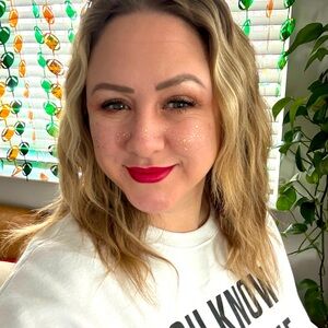 Meet your Posher, Stephanie